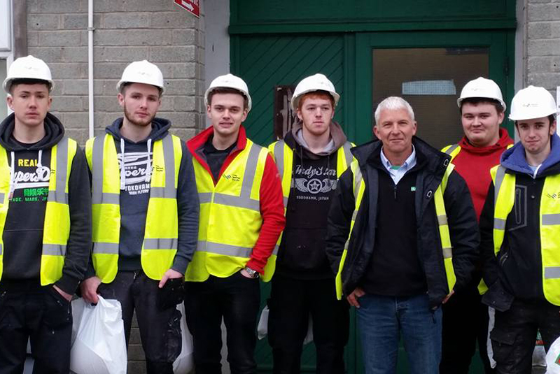Local construction students visit Huws Gray
