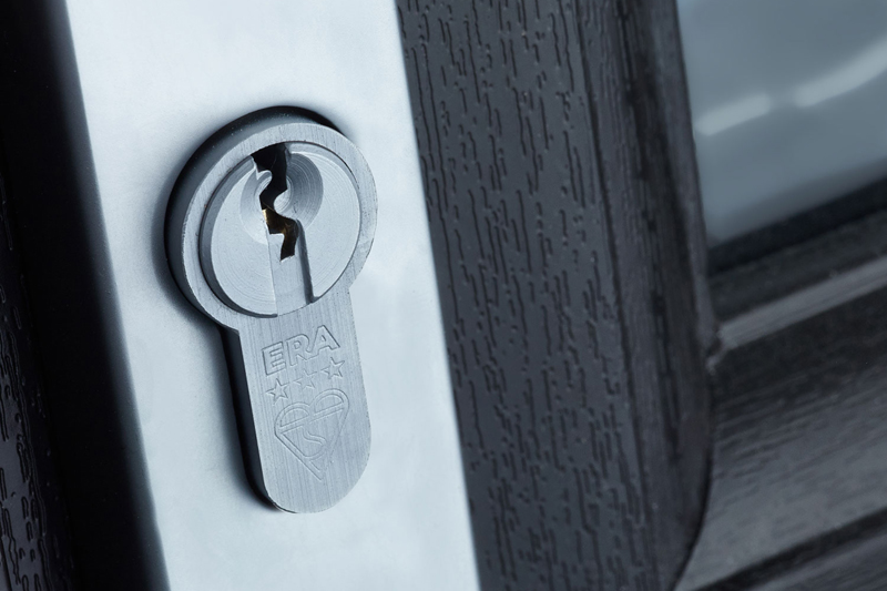 ERA discusses how to “lock in security sales”