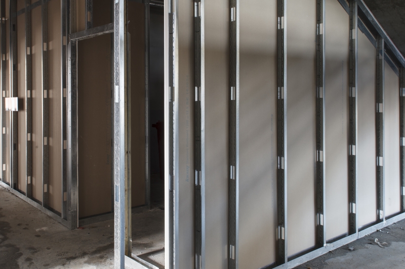 Paul Midgley, Market Manager Trade at Knauf, considers the growing possibilities for using metal partitions in domestic applications in comparison to the traditional timber approach.