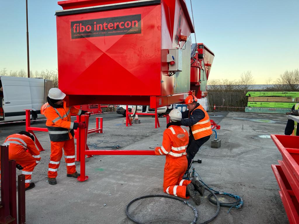LBS has become the latest UK builders’ merchant to offer its customers an automated batching plant service for concrete, mortar and screed, supplied by fibo Collect.