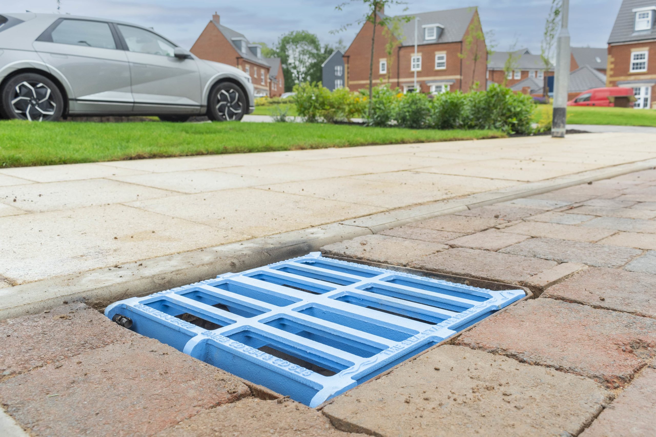 To draw attention to the damage litter causes to the UK’s waterways, lakes and beyond, specialist civils provider Wrekin Products has partnered with Barratt Homes on the new initiative ‘The Sea Starts Here’.