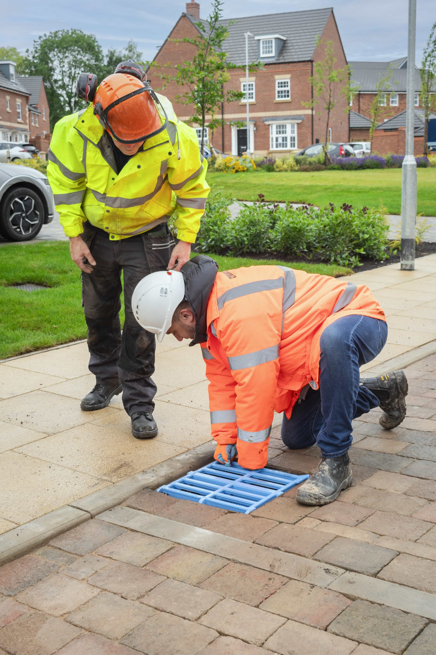 To draw attention to the damage litter causes to the UK’s waterways, lakes and beyond, specialist civils provider Wrekin Products has partnered with Barratt Homes on the new initiative ‘The Sea Starts Here’.