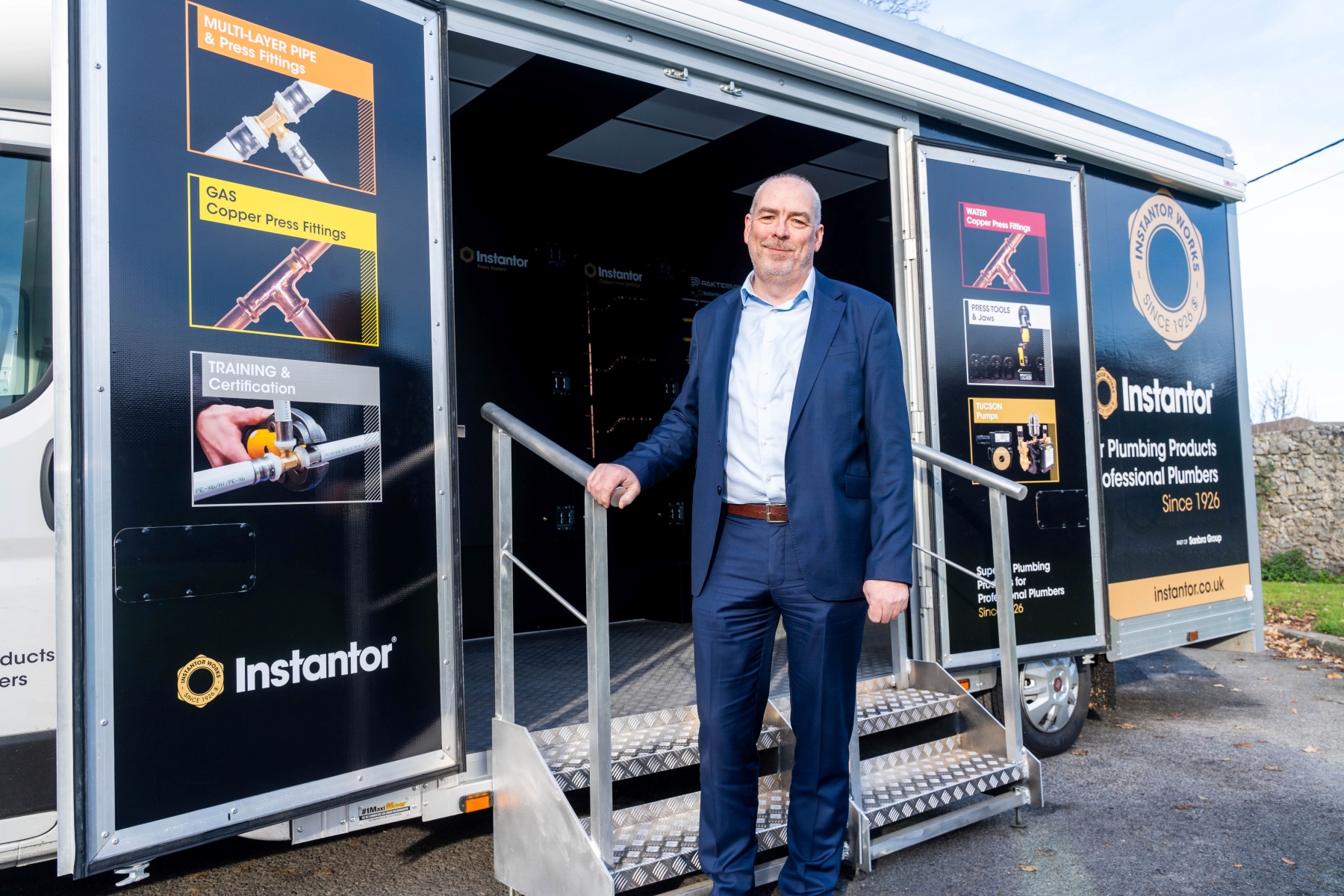 Instantor has launched a brand new dedicated training and demonstration vehicle which will be visiting merchants across the UK and Ireland.