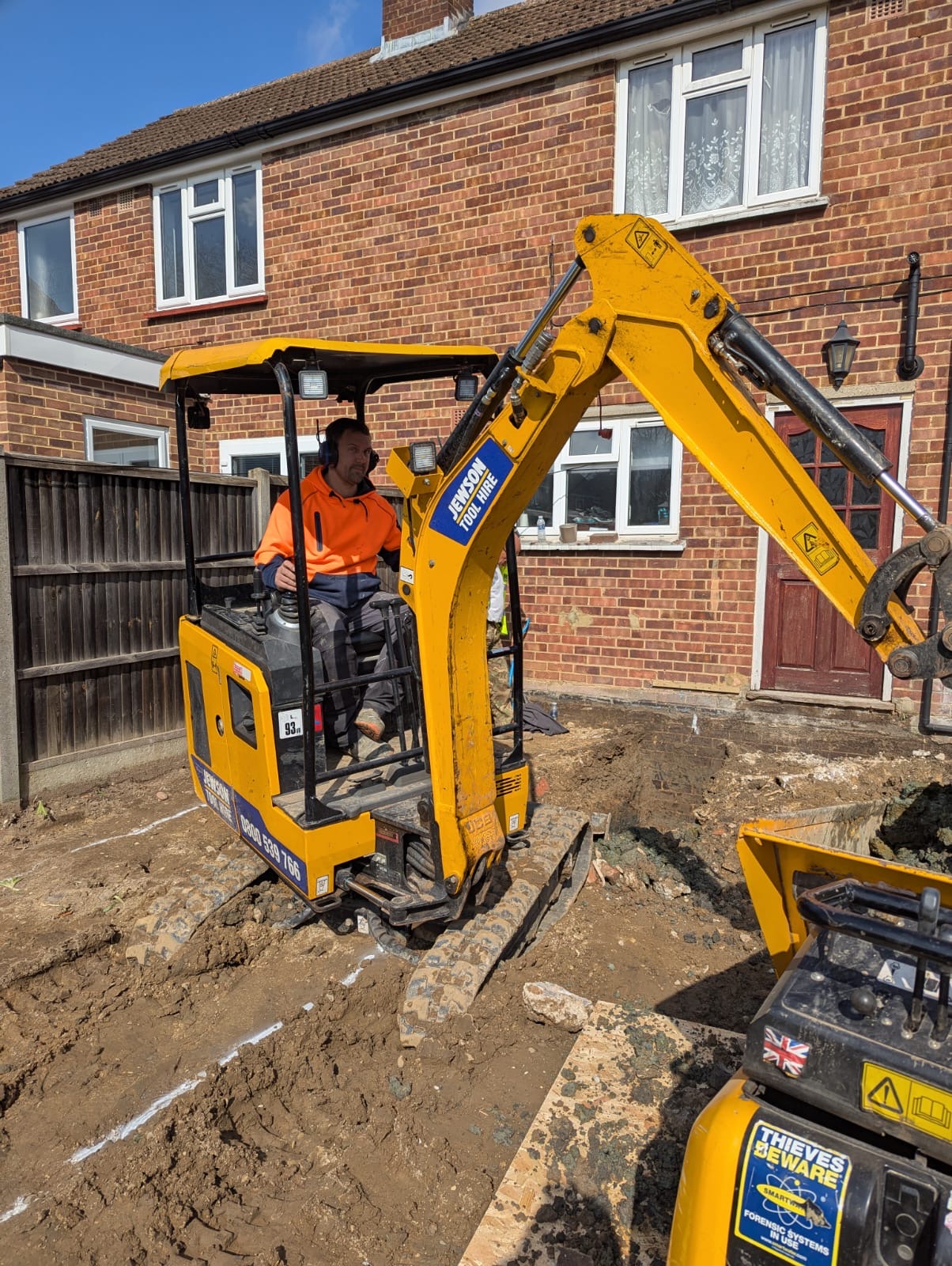 The diagnosis of a spinal abscess in 2021 left Jewson Partnership Solutions’ Paul Kitterman paralysed from the waist down, but the support of Band of Builders has helped to change the lives of Paul and his family.