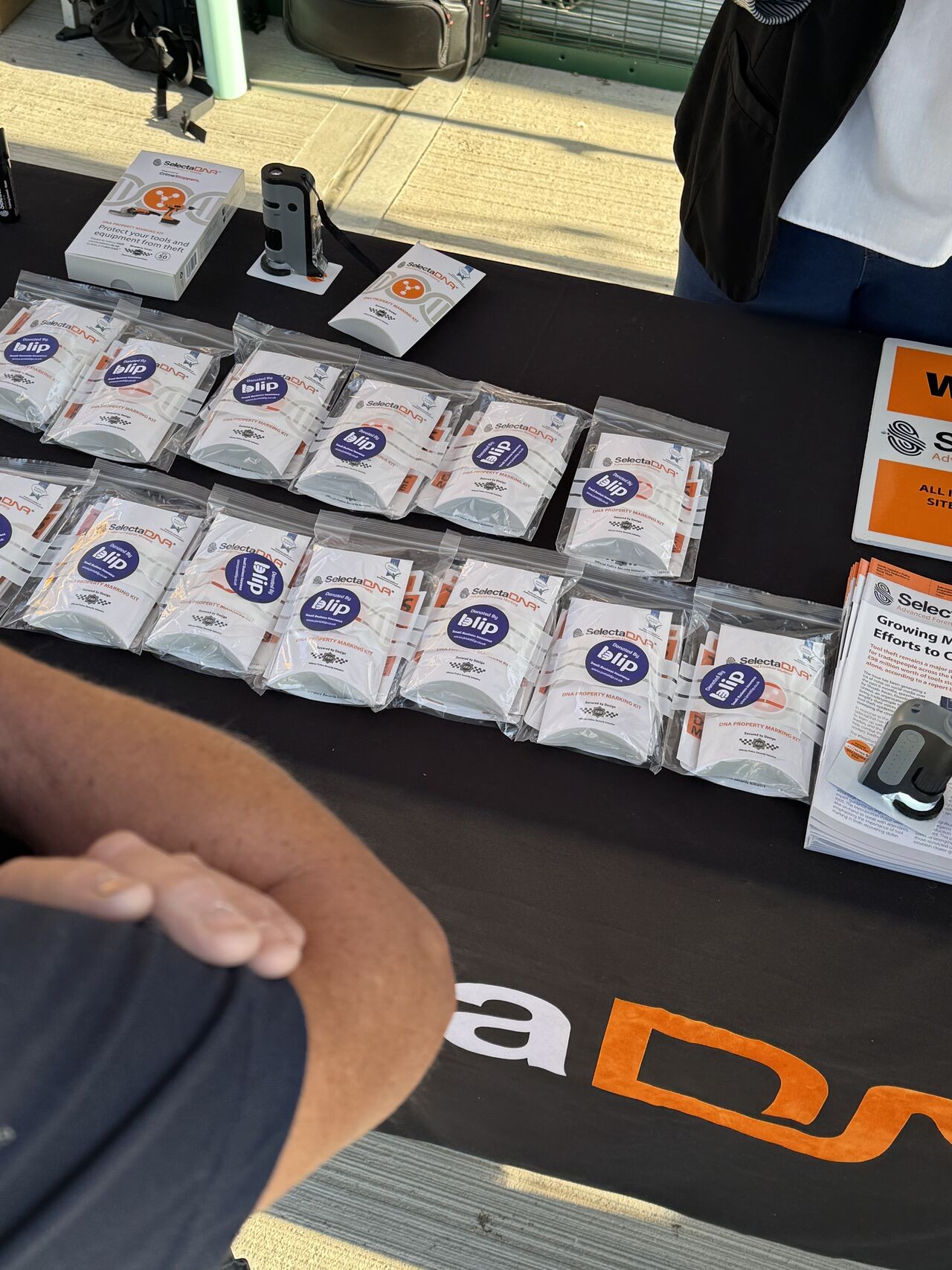 Blip Insurance recently donated 50 SelectaDNA tool marking kits at a successful launch event for their new partnership, hosted at Travis Perkins in Rickmansworth.