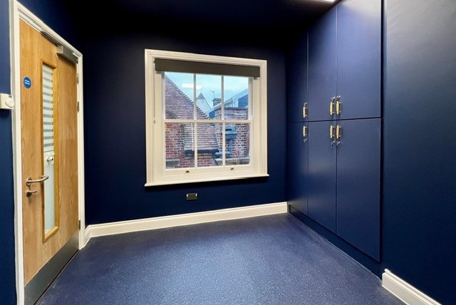 Dulux Decorator Centre has played a central role in transforming a disused caretaker’s lodge into a vibrant Special Educational Needs teaching hub at Craneswater School in Portsmouth.