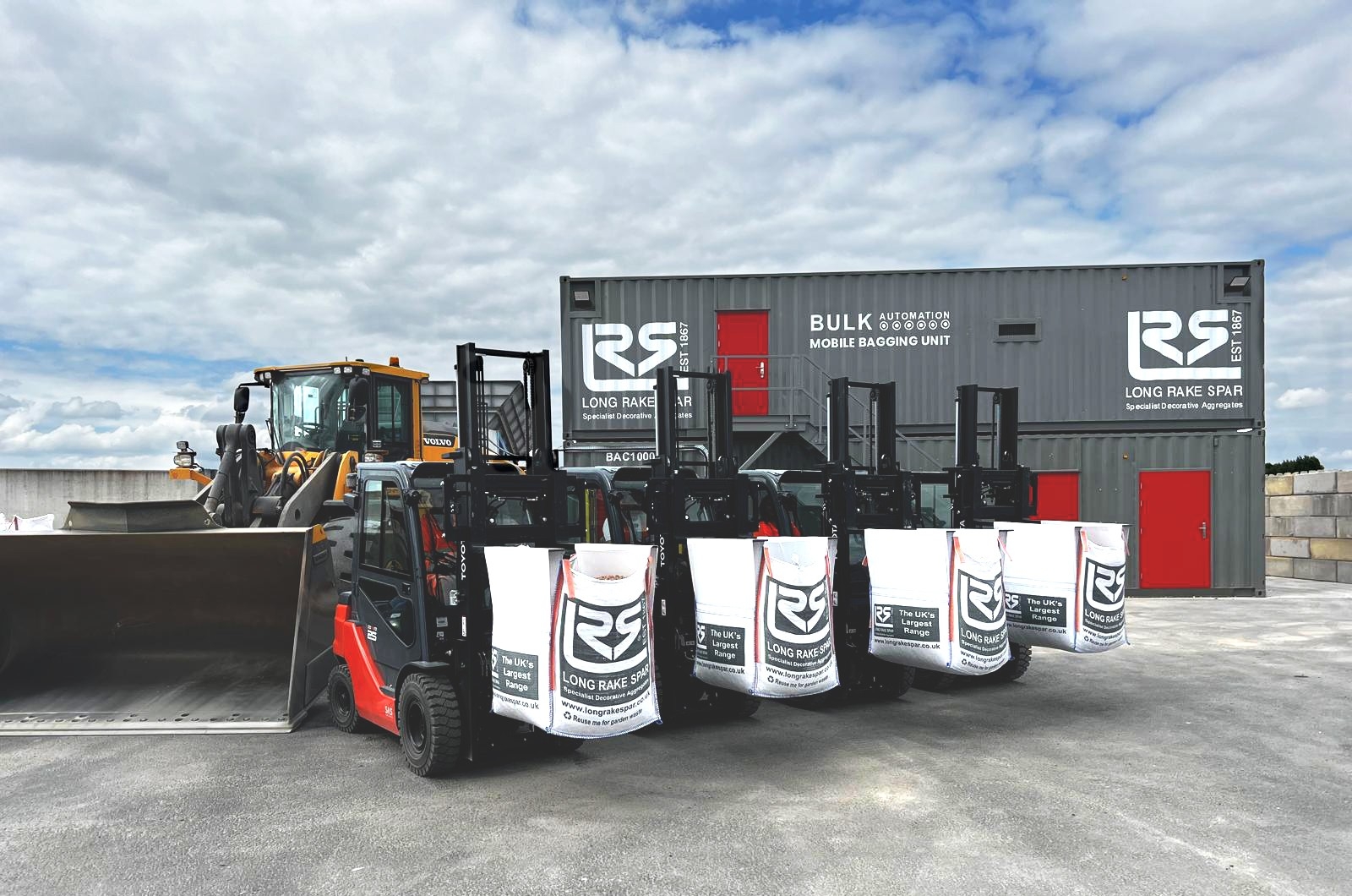 Long Rake Spar has unveiled a brand-new £350K, state-of-the-art mobile bagging unit to help meet increased demand.
