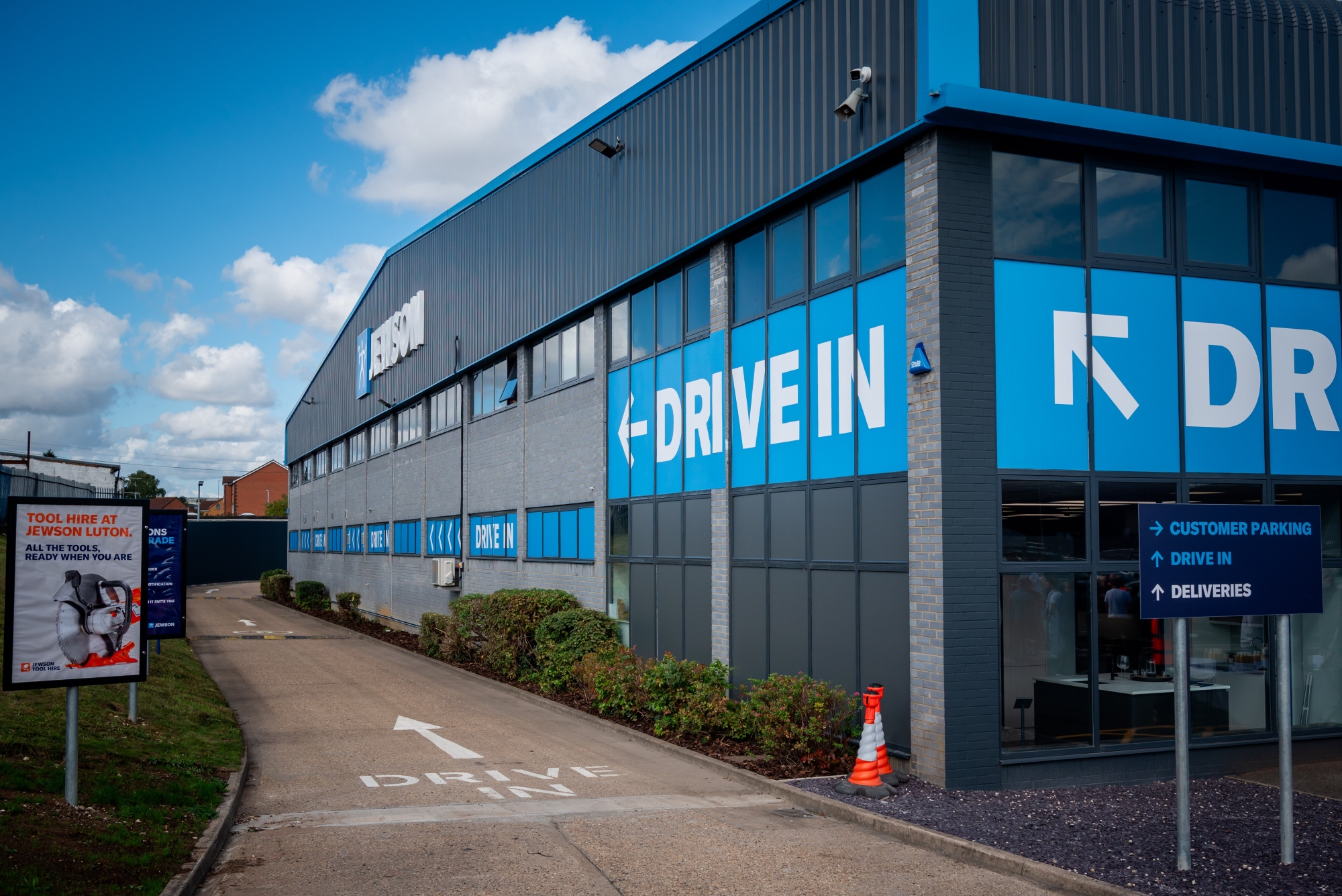 PBM editor Paul Davies offers more thoughts on Jewson's recently opened Luton branch and the implications its transformation has for the merchant sector at large.