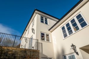 Stocking a render system that works across multiple substrates and building types makes commercial sense for any builders’ merchant.