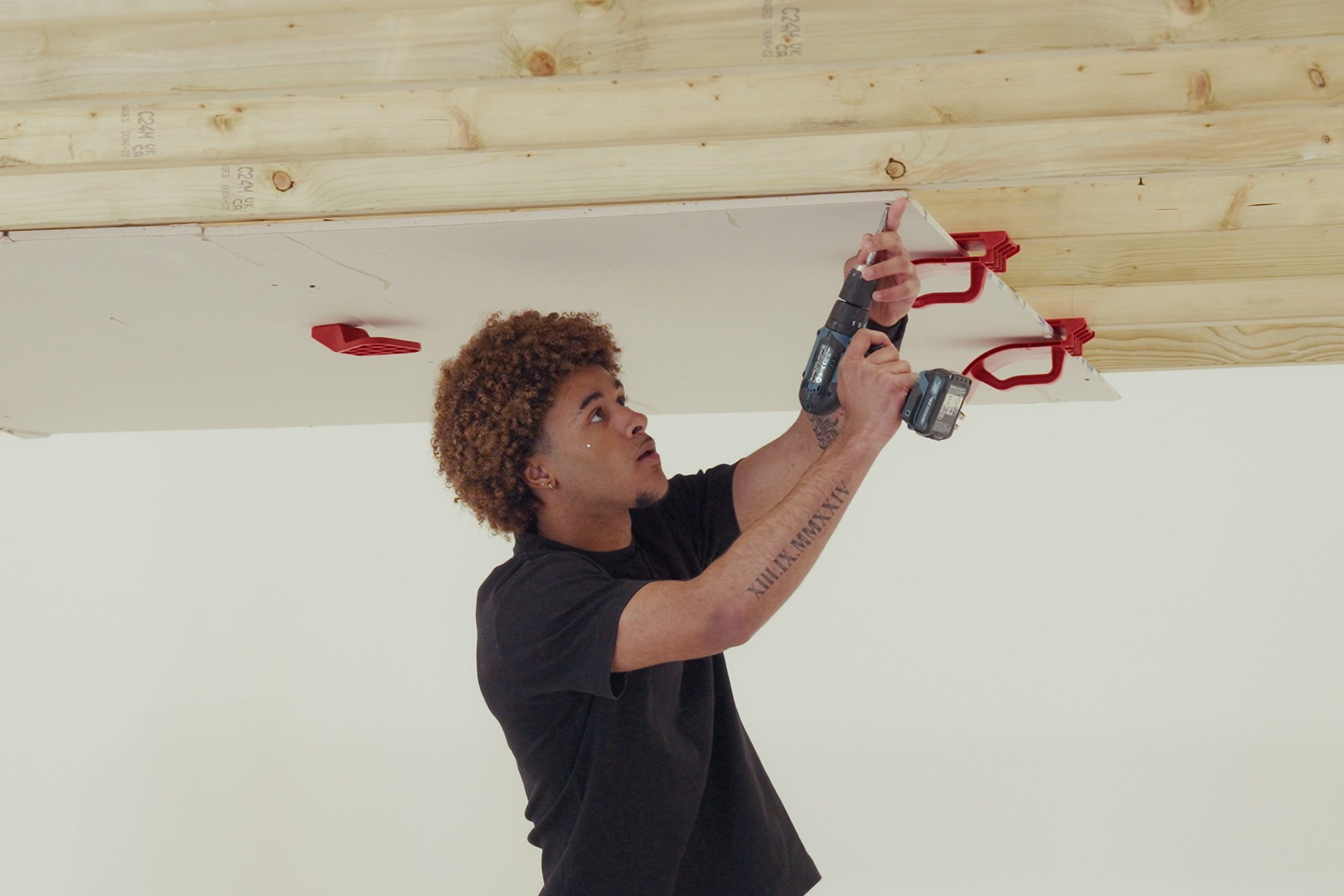 Stockists sought for new ‘Board Aid’ tool, designed to make “plasterboard ceiling installation easier”